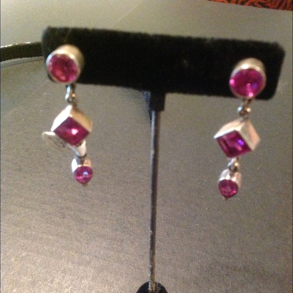 Dangle earring